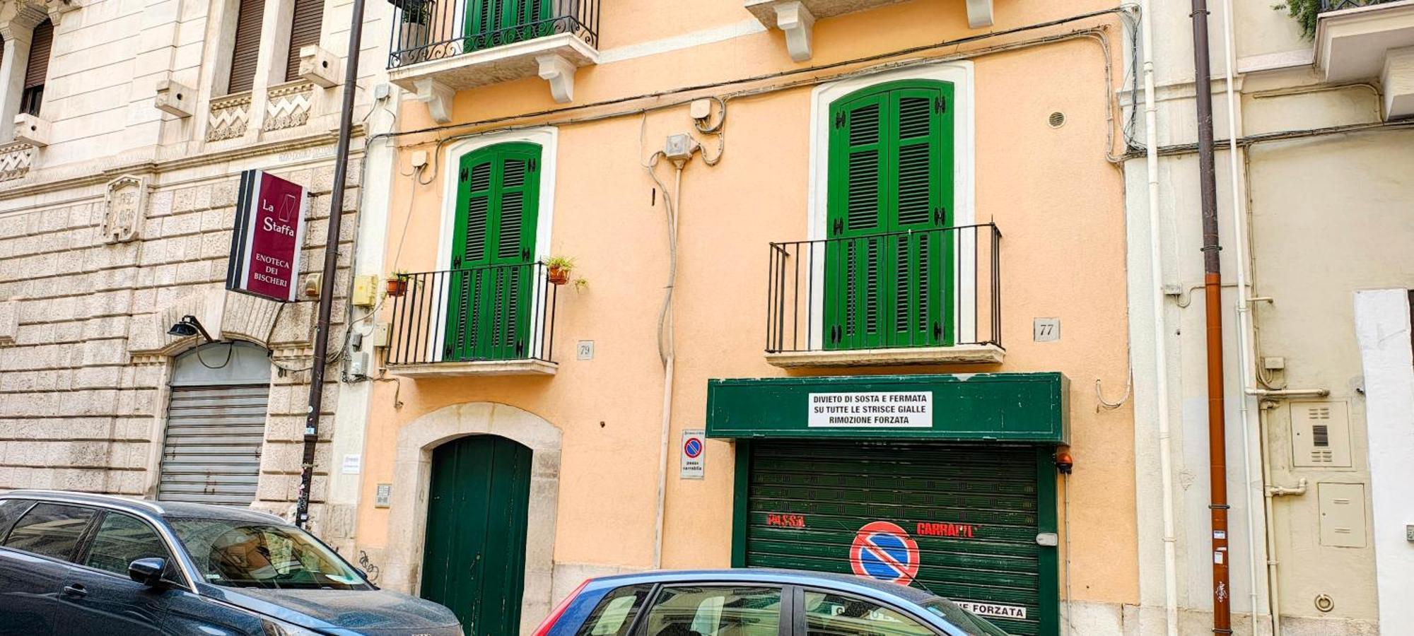 Central Suite Apartment Bari Bagian luar foto