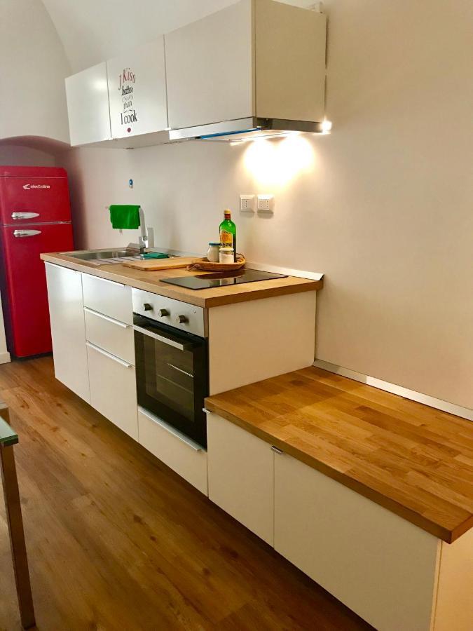 Central Suite Apartment Bari Bagian luar foto