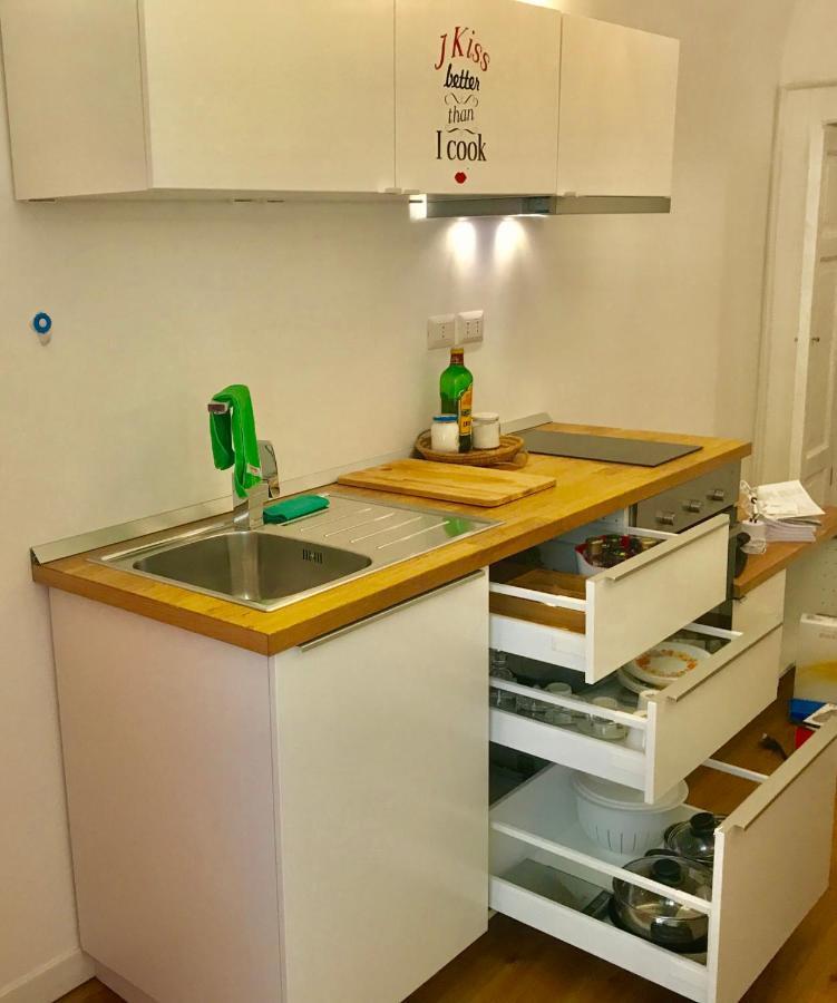 Central Suite Apartment Bari Bagian luar foto